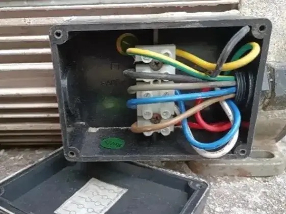 电缆接线盒里的震撼